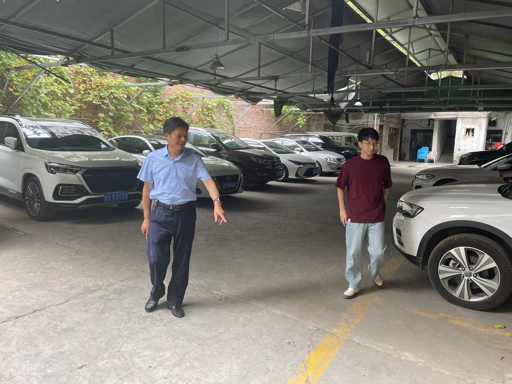 集團(tuán)黨委書記、董事長許大政深入 “包?！鄙鐓^(qū)開展創(chuàng)文督導(dǎo)工作