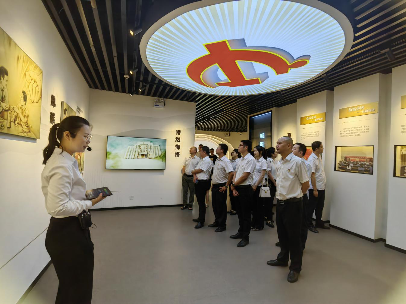 市秦巴農(nóng)擔(dān)公司開(kāi)展“學(xué)習(xí)黨規(guī)黨紀(jì)、筑牢廉潔底線”黨紀(jì)學(xué)習(xí)主題黨日活動(dòng)